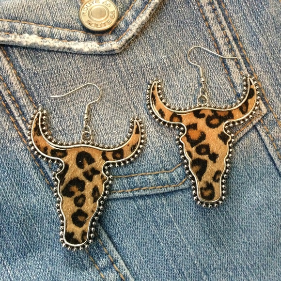 NWT Rodeo Western Textured Steer Cowgirl EARRINGS Leopard - Picture 2 of 8